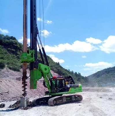 Βαθμό γεώτρησης 83m Μηχανή περιστροφικών σωληνώσεων Διαμέτρου 2500Mm Στροφή 360 KN.M KR360c περιστροφική συσκευή συσσωρευτών