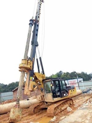 Μηχανή διατρήσεων Borewell με την τρυπώντας με τρυπάνι σύνδεση εκσκαφέων 318D για τη μέγιστη τρυπώντας διάμετρο 1000mm κατασκευής σιδηροδρόμων